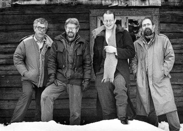 Jörgen Persson fotograf filmfotograf film filmade Bo Widerberg filmer 1986 Fr v regissör Bo Widerberg, fotograf Jörgen Persson, skadespelare Stellan Skarsgard och producent Göran Lindström ska göra filmen Ormens väg pa hälleberget (c) Vojta Klecka Sydsvenskan IBL sp_sw x2503x *** Jörgen Persson photographer cinematographer film filmed Bo Widerberg films 1986 From left director Bo Widerberg, photographer Jörgen Persson, actor Stellan Skarsgard and producer Göran Lindström will make the film The Serpents Path on the Hill c Vojta Klecka Sydsvenskan IBL sp sw x2503x  Copyright: xVojtaxKleckax xSydsvenskanx xIBLxBildbyrax