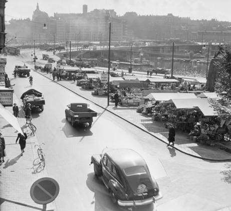 STOCKHOLM 1950-09. Orig. caption... Slussen med Munkbrotorget September 1950 Note. Included in the Jerring exhibition in 2002 CD167 sites: GAMLA STAN; STOCKHOLM; SWEDEN Stockholm Sweden sp_sw x5600x *** STOCKHOLM 1950 09 Orig caption Slussen med Munkbrotorget September 1950 Note Included in the Jerring exhibition in 2002 CD167 sites GAMLA STAN STOCKHOLM SWEDEN Stockholm Sweden sp sw x5600x  Copyright: xSÖRENxHOFFMANxSHx MUNKBRO SQUARE
