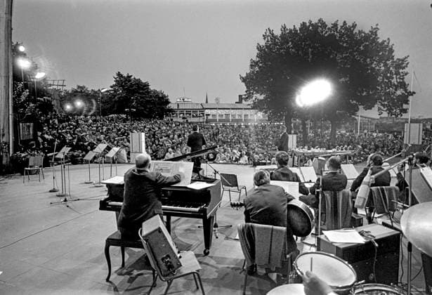 STOCKHOLM 1968-08. OUR FAVORITES Radio program. Aired during the 1968 season. Here some musicians are seen on stage during the program finale from Skansen. Stockholm Sweden sp_sw x5600x *** STOCKHOLM 1968 08 OUR FAVORITES Radio program Aired during the 1968 season Here some musicians are seen on stage during the program finale from Skansen Stockholm Sweden sp sw x5600x  Copyright: xBo-AjexMellin SVTx OUR FAVORITES