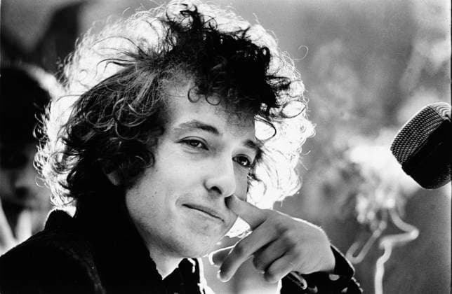 ARKIV 1966 - Poeten och sangaren Bob Dylan. Bilden publicerad i boken Bilder som förändrat Sverige - en berättelse om Expressens bildjournalistik 1944-2004. Stockholm Sverige PB-KOD:192 x417x *** ARCHIVES 1966 Poet and singer Bob Dylan Image published in the book Images that changed Sweden a story about the Expresss photojournalism 1944 2004 Stockholm Sweden PB KOD 192 x417x  Copyright: xHASSExPERSSONx BOB DYLAN