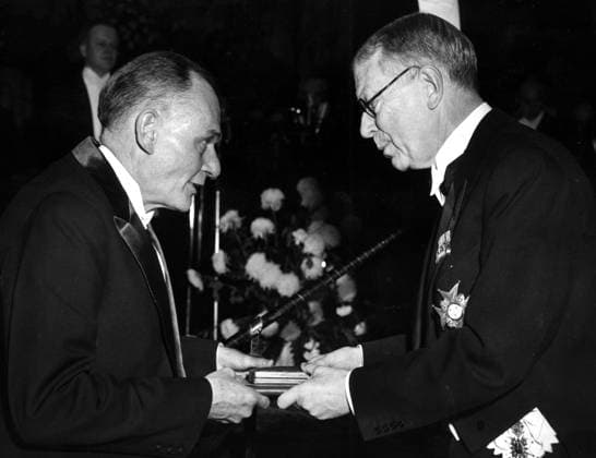 Original caption... THE NOBEL PARTY. The award ceremony in the Concert Hall. HM the King awards the 1954 Nobel Prize in Physiology and Medicine to John F Enders. persons: Gustav VI Adolf, King of Sweden; John F Enders sites: STOCKHOLM; SWEDEN; USA* sp_sw x5600x *** Original caption THE NOBEL PARTY The award ceremony in the Concert Hall HM the King awards the 1954 Nobel Prize in Physiology and Medicine to John F Enders persons Gustav VI Adolf, King of Sweden John F Enders sites STOCKHOLM SWEDEN USA sp sw x5600x  Copyright: xXxXxXx ENDERS, JOHN F