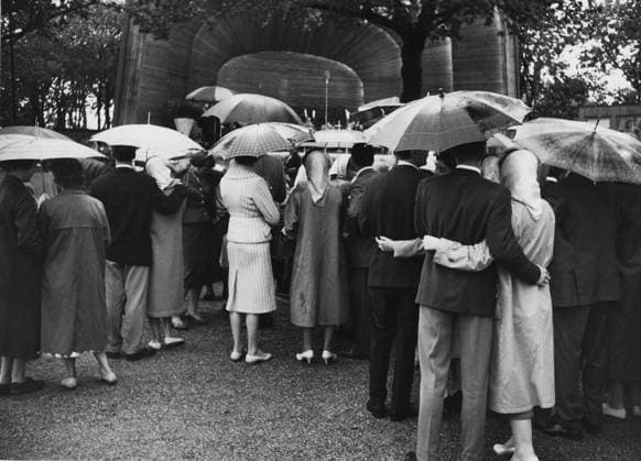 STOCKHOLM 1958. Note. Best man at Skansen Umbrellas Carols Back pictures Note. Umbrella sites: STOCKHOLM; SWEDEN Stockholm Sweden sp_sw x5600x *** STOCKHOLM 1958 Note Best man at Skansen Umbrellas Carols Back pictures Note Umbrella sites STOCKHOLM SWEDEN Stockholm Sweden sp sw x5600x  Copyright: xBERTILxS-SONxABERGxBAx RAIN ON THE SKANS