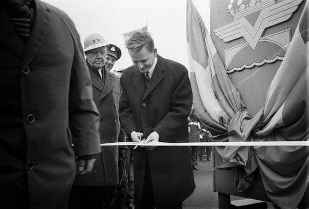 19661108 - Kommunikationsminister Olof Palme inviger Älvsborgsbron x2524x *** 19661108 Minister of Communications Olof Palme inaugurates Älvsborg Bridge x2524x  Copyright: xKamerareportage TTx