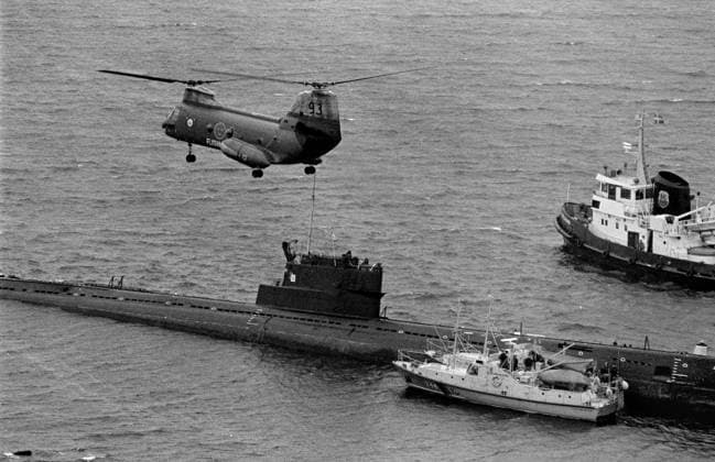 Karlskrona 1981 10 28 The Soviet submarine U 137 got stuck on Torumskär in Gasefjärden, southeast of Karlskrona on October 27, 1981 Karlskrona Sweden x4x  Copyright: xTORBJÖRNxANDERSSONx xEXPx xTTx U 137 PA GRUND 1981