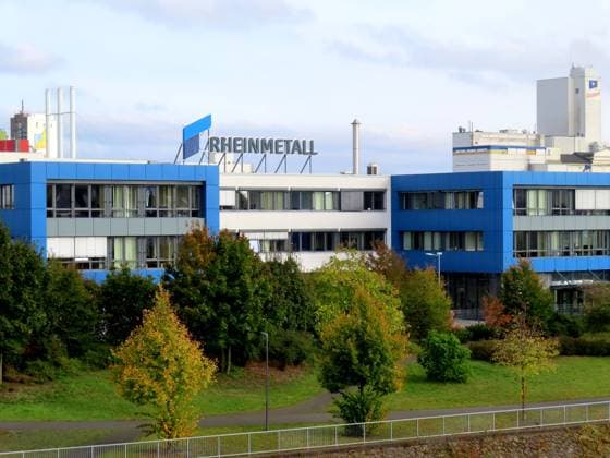 ...Blick auf einen Betrieb der Duesseldorfer Ruestungsschmiede Rheinmetall - Hafen Neuss Neuss Hafenbecken eins Ruestungsschmiede Rheinmetall *** View of a plant of the Duesseldorf armaments forge Rheinmetall Hafen Neuss Neuss harbor basin one Rheinmetall armaments forge