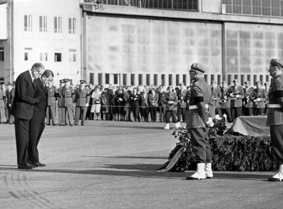 BROME 1961 09 29 Sten and Bo Hammarskjöld lay a wreath at General Secretary Dag Hammarskjöld s coffin during the ceremony at Bromma airfield Bromma Sweden sp sw x5600x  Copyright: xRolfxPetterson SVTx HAMMARSKÃLD S HOMECOMING DAY