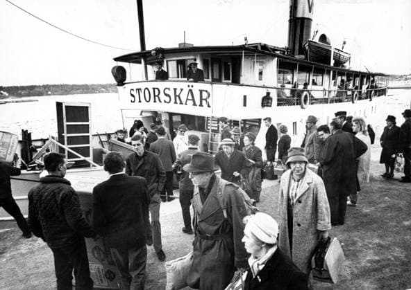 Vaxholm 1963-05-13 Skärgardstrafiken. S S Storskär vid kajen ännu i dag en händelse i Vaxholms vardag. Vaxholm Sverige x10x *** Vaxholm 1963 05 13 Skärgard traffic S S Storskär at the quay still today an event in Vaxholms everyday life Vaxholm Sweden x10x  Copyright: xJanxDelden Expressen TTx SKÄRGARDSTRAFIK STOCKHOLM