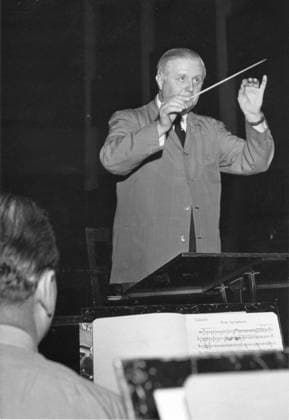 Orig. caption... Fritz Busch, conductor on April 22, 1951 Note. F. Busch, 1890-1951, German conductor Image series Photo reportage Sticks Staffs See also BBB836 persons: FRITZ BUSCH sites: GERMANY*;STOCKHOLM;SWEDER sp_sw x5600x *** Orig caption Fritz Busch, conductor on April 22, 1951 Note F Busch, 1890 1951, German conductor Image series Photo reportage Sticks Staffs See also BBB836 persons FRITZ BUSCH sites GERMANY STOCKHOLM SWEDER sp sw x5600x  Copyright: xSÖRENxHOFFMANxSHx FRITZ BUSCH