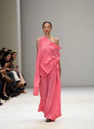 October 15, 2024, Mexico City, Mexico City, Mxico: The models wear designs by the Mexicans JULIA AND RENATA during the first day of Fashion Week Mexico catwalks. Mexico City Mxico - ZUMAn296 20241015_zip_n296_008 Copyright: xJorgexNunezx