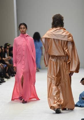 October 15, 2024, Mexico City, Mexico City, Mxico: The models wear designs by the Mexicans JULIA AND RENATA during the first day of Fashion Week Mexico catwalks. Mexico City Mxico - ZUMAn296 20241015_zip_n296_015 Copyright: xJorgexNunezx