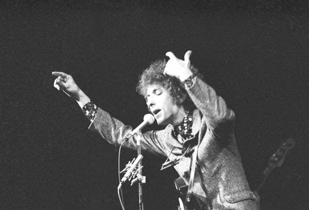 Bob Dylan, musiker, sangare USA, uppträder i Konserthuset i Stockholm. Scenbilder 1966-04-29 (c) JOHANSSON RUNE Aftonbladet IBL Bildbyra * * * EXPRESSEN OUT * * * AFTONBLADET 5600 Stockholm Sverige x2512x *** Bob Dylan, musician, singer USA, performs in Konserthuset in Stockholm Stage photos 1966 04 29 c JOHANSSON RUNE Aftonbladet IBL Bildbyra EXPRESSEN OUT AFTONBLADET 5600 Stockholm Sweden x2512x  Copyright: xAftonbladet TTx Bob Dylan i Stockholm 1966