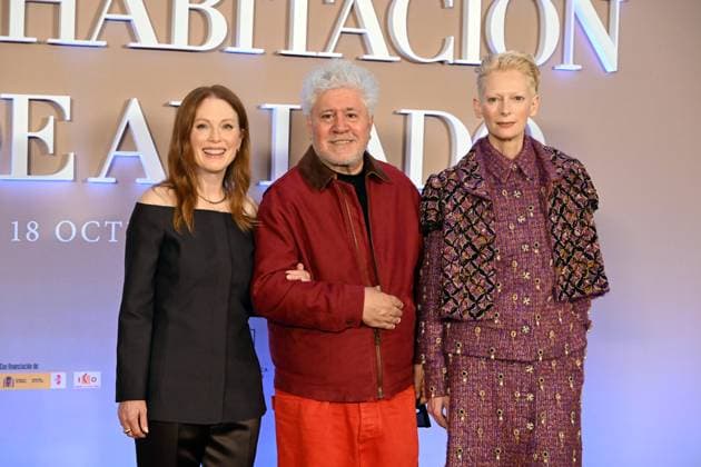 Entertainment Themen der Woche KW42 Photocall of the movie The Next Room by Pedro Almodóvar I D Julianne Moore, Pedro Almodóvar and Tilda Swinton pose at the photocall of the movie The Next Room , on October 16, 2024, in Madrid Spain FAMOSOSOS PELÍCULA HOLLYWOOD PHOTOCALL PEDRO ALMODÓVAR José Madrid Madrid Madrid Espana  Copyright: xJosÃ xOlivax 6278360