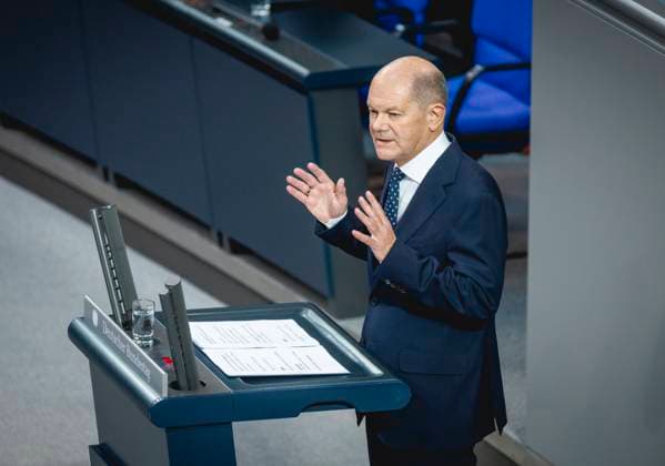 News Themen der Woche KW42 Olaf Scholz, Bundeskanzler, gibt eine Regierungserklaerung zum Europaeischen Rat ab. Aufgenommen in Berlin, 16.10.2024. Berlin Deutschland *** Olaf Scholz, Federal Chancellor, makes a government statement on the European Council Recorded in Berlin, 16 10 2024 Berlin Germany Copyright: xJulianexSonntagx
