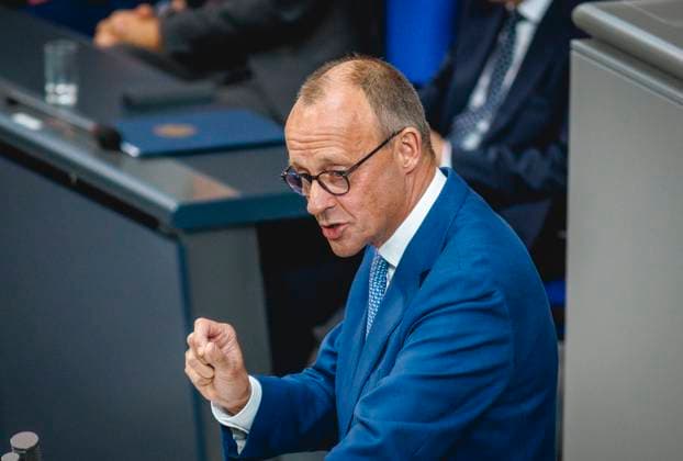 News Themen der Woche KW42 Friedrich Merz, Bundesvorsitzender der CDU, aufgenommen waehrend seiner Aussprache zum Europaeischen Rat in Berlin, 16.10.2024. Berlin Deutschland *** Friedrich Merz, Federal Chairman of the CDU, recorded during his debate at the European Council in Berlin, 16 10 2024 Berlin Germany Copyright: xJulianexSonntagx
