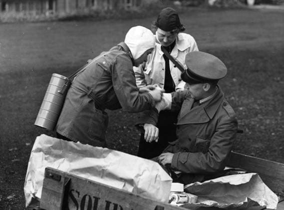 Andra världskriget i Skane Malmö nov 1940. Luftskyddsövning hos Solidar i Malmö. Malmö Sverige 1940-tal, andra världskriget x2503x *** World War II in Skane Malmö Nov 1940 Air raid drill at Solidar in Malmö Malmö Sweden 1940s, World War II x2503x  Copyright: xSydsvenskanx xIBLxBildbyrax