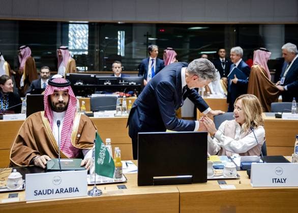 BRUSSELS - (VLNR) Mohammed bin Salman, King of Saudi Arabia, Prime Minister Dick Schoof and Giorgia Meloni, Prime Minister of Italy, at the first summit between the European Union and the Gulf Cooperation Council (GCC). The summit provided an opportunity for the EU to get further acquainted with the GCC and its member states United Arab Emirates, Bahrain, Saudi Arabia, Oman, Qatar and Kuwait. ANP REMKO DE WAAL netherlands out - belgium out  Copyright: xx x511022484x originalFilename: 511022484.jpg