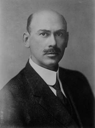 RECORD DATE NOT STATED Dr. Robert Hutchings Goddard, between c1915 and c1920. Shows physicist Robert Hutchings Goddard (1882-1945)who was an American professor and inventor and built the first liquid-fueled rocket. Copyright:xHeritagexArt HeritagexImagesxBainxNewsxServicex IMAGO, ! ACHTUNG: AUFNAHMEDATUM GESCHÄTZT!  Copyright:HeritagexArt HeritagexImagesxBainxNewsxServicex IMAGO