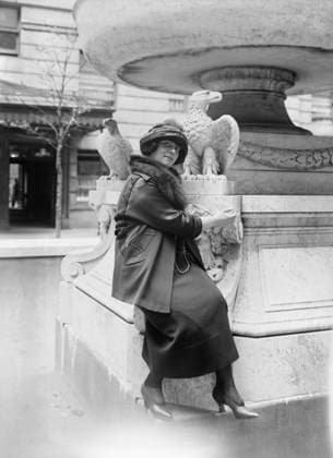 RECORD DATE NOT STATED Sophie Braslau, between c1915 and c1920. Shows opera singer Sophie Braslau (1888-1935), a contralto who performed with the Metropolitan Opera, New York City. Copyright:xHeritagexArt HeritagexImagesxBainxNewsxServicex IMAGO, ! ACHTUNG: AUFNAHMEDATUM GESCHÄTZT!  Copyright:HeritagexArt HeritagexImagesxBainxNewsxServicex IMAGO