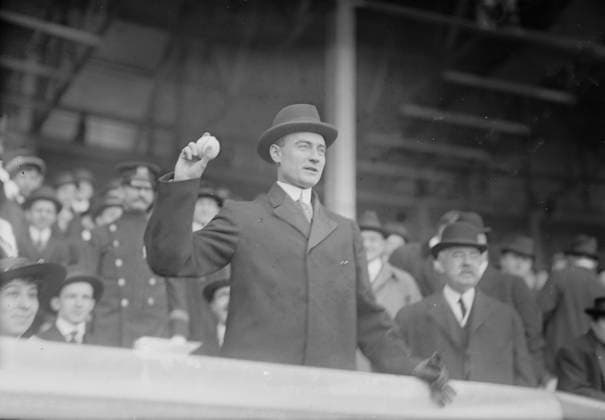 RECORD DATE NOT STATED J.P. Mitchel, Polo Grounds, 4 14 15, 1915. Shows John Purroy Mitchel (1879-1918), who served as mayor of New York City from 1914 to 1917, throwing out a ball at the Polo Grounds. Copyright:xHeritagexArt HeritagexImagesxBainxNewsxServicex IMAGO, ! ACHTUNG: AUFNAHMEDATUM GESCHÄTZT!  Copyright:HeritagexArt HeritagexImagesxBainxNewsxServicex IMAGO