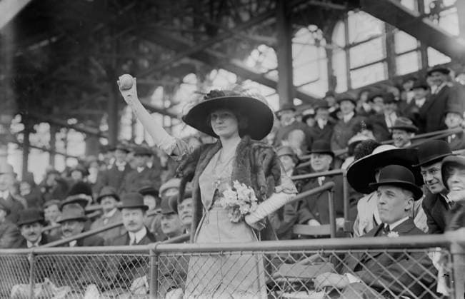 RECORD DATE NOT STATED Miss Genevieve Ebbets, youngest daughter of Charley Ebbets, throws first ball at opening of Ebbets Field (baseball), 1913. Copyright:xHeritagexArt HeritagexImagesxBainxNewsxServicex IMAGO, ! ACHTUNG: AUFNAHMEDATUM GESCHÄTZT!  Copyright:HeritagexArt HeritagexImagesxBainxNewsxServicex IMAGO