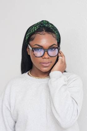 Creative Highlights Symbolfotos Woman with eye glasses looking at the camera San Francisco, California, United States R_HOOX241015B-1517650-01 ,model released, Symbolfoto