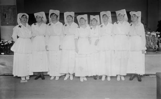 RECORD DATE NOT STATED Red Cross volunteers? Alice Borden, Helen Campbell, Edith McHieble, Maude Fisher, Kath. Hoagland, Frances Riker, Marion Penny, Fredericka Bull, Edith Farr, between c1910 and c1915. Copyright:xHeritagexArt HeritagexImagesxBainxNewsxServicex IMAGO, ! ACHTUNG: AUFNAHMEDATUM GESCHÄTZT!  Copyright:HeritagexArt HeritagexImagesxBainxNewsxServicex IMAGO
