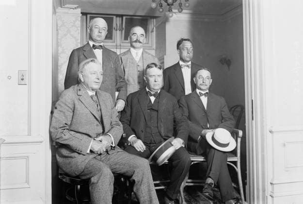 RECORD DATE NOT STATED AL club presidents: Frank Navin, Detroit; Benjamin S. Minor, Washington; Frank Farrell, N.Y.; Charles Comiskey, Chicago; Ban Johnson AL President; Joseph Lannin, Boston (baseball), 1914. Copyright:xHeritagexArt HeritagexImagesxBainxNewsxServicex IMAGO, ! ACHTUNG: AUFNAHMEDATUM GESCHÄTZT!  Copyright:HeritagexArt HeritagexImagesxBainxNewsxServicex IMAGO