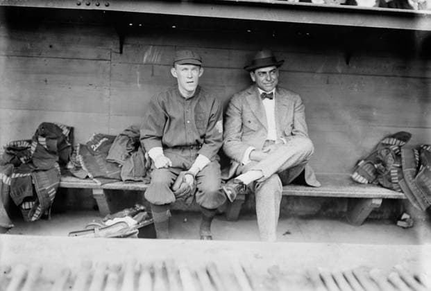RECORD DATE NOT STATED Johnny Evers & George Stallings, Boston NL (baseball), 1914. Copyright:xHeritagexArt HeritagexImagesxBainxNewsxServicex IMAGO, ! ACHTUNG: AUFNAHMEDATUM GESCHÄTZT!  Copyright:HeritagexArt HeritagexImagesxBainxNewsxServicex IMAGO