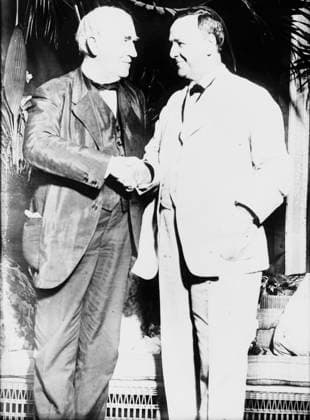 RECORD DATE NOT STATED Thomas Alva Edison, Josephus Daniels, between c1910 and c1915. Copyright:xHeritagexArt HeritagexImagesxBainxNewsxServicex IMAGO, ! ACHTUNG: AUFNAHMEDATUM GESCHÄTZT!  Copyright:HeritagexArt HeritagexImagesxBainxNewsxServicex IMAGO