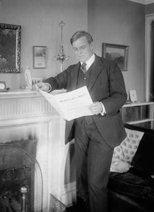 RECORD DATE NOT STATED Thomas Hardie Chalmers, between c1915 and c1920. Shows Thomas Hardie Chalmers (1884-1966), American opera singer, actor, and filmmaker. Copyright:xHeritagexArt HeritagexImagesxBainxNewsxServicex IMAGO, ! ACHTUNG: AUFNAHMEDATUM GESCHÄTZT!  Copyright:HeritagexArt HeritagexImagesxBainxNewsxServicex IMAGO