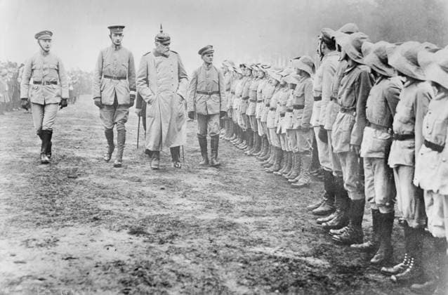 RECORD DATE NOT STATED Gen. Von Stenglin and Boy Scouts, Berlin, between c1910 and c1915. Copyright:xHeritagexArt HeritagexImagesxBainxNewsxServicex IMAGO, ! ACHTUNG: AUFNAHMEDATUM GESCHÄTZT!  Copyright:HeritagexArt HeritagexImagesxBainxNewsxServicex IMAGO