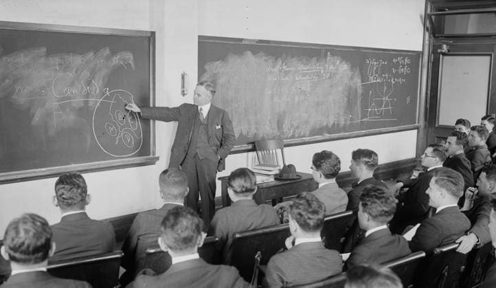 RECORD DATE NOT STATED Internat l law class, Columbia, 1918. Copyright:xHeritagexArt HeritagexImagesxBainxNewsxServicex IMAGO, ! ACHTUNG: AUFNAHMEDATUM GESCHÄTZT!  Copyright:HeritagexArt HeritagexImagesxBainxNewsxServicex IMAGO