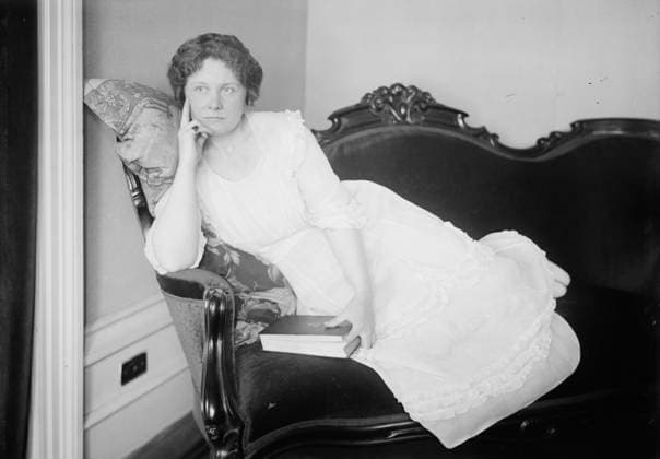 RECORD DATE NOT STATED Florence Macbeth, between c1915 and c1920. Shows opera singer Florence Macbeth (1891-1966). Copyright:xHeritagexArt HeritagexImagesxBainxNewsxServicex IMAGO, ! ACHTUNG: AUFNAHMEDATUM GESCHÄTZT!  Copyright:HeritagexArt HeritagexImagesxBainxNewsxServicex IMAGO