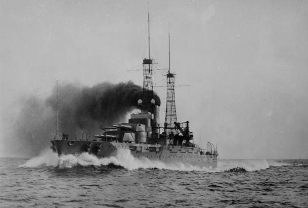 RECORD DATE NOT STATED NEVADA on trial run (22 1 2 knots), between c1915 and 1916. Shows the USS Nevada which was commissioned in early 1916. Copyright:xHeritagexArt HeritagexImagesxBainxNewsxServicex IMAGO, ! ACHTUNG: AUFNAHMEDATUM GESCHÄTZT!  Copyright:HeritagexArt HeritagexImagesxBainxNewsxServicex IMAGO