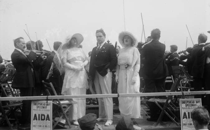 RECORD DATE NOT STATED Rosa Ponselle, Riccardo Stracciari, Elsie Baker, between c1915 and c1920. Shows opera singer Rosa Ponselle (1897-1981) with baritone opera singer Riccardo Stracciari (1875-1955) and Elsie Baker. Copyright:xHeritagexArt HeritagexImagesxBainxNewsxServicex IMAGO, ! ACHTUNG: AUFNAHMEDATUM GESCHÄTZT!  Copyright:HeritagexArt HeritagexImagesxBainxNewsxServicex IMAGO