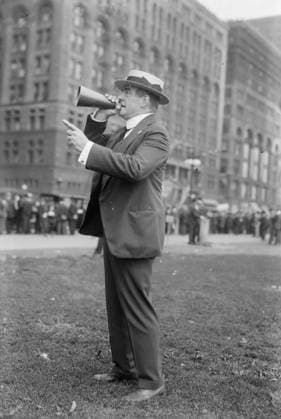 RECORD DATE NOT STATED Burr McIntosh, between c1915 and c1920. Probably shows William Burr McIntosh (1862-1942) who was a movie studio owner, silent film actor, photographer and a pioneer in the early film and radio business. Copyright:xHeritagexArt HeritagexImagesxBainxNewsxServicex IMAGO, ! ACHTUNG: AUFNAHMEDATUM GESCHÄTZT!  Copyright:HeritagexArt HeritagexImagesxBainxNewsxServicex IMAGO