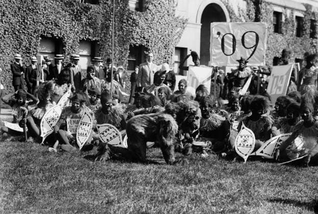 RECORD DATE NOT STATED Columbia 09 students as Zulu savavages i.e. savages , between c1910 and c1915. Copyright:xHeritagexArt HeritagexImagesxBainxNewsxServicex IMAGO, ! ACHTUNG: AUFNAHMEDATUM GESCHÄTZT!  Copyright:HeritagexArt HeritagexImagesxBainxNewsxServicex IMAGO
