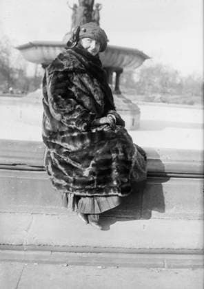 RECORD DATE NOT STATED Cora Chase, between c1915 and c1920. Copyright:xHeritagexArt HeritagexImagesxBainxNewsxServicex IMAGO, ! ACHTUNG: AUFNAHMEDATUM GESCHÄTZT!  Copyright:HeritagexArt HeritagexImagesxBainxNewsxServicex IMAGO