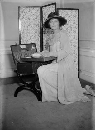 RECORD DATE NOT STATED Gluck, between c1915 and c1920. Shows Romanian-American opera singer Alma Gluck (1884-1938). Copyright:xHeritagexArt HeritagexImagesxBainxNewsxServicex IMAGO, ! ACHTUNG: AUFNAHMEDATUM GESCHÄTZT!  Copyright:HeritagexArt HeritagexImagesxBainxNewsxServicex IMAGO