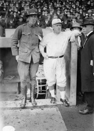 RECORD DATE NOT STATED Hank Gowdy in military uniform with manager John McGraw, New York NL (baseball), 1917. Copyright:xHeritagexArt HeritagexImagesxBainxNewsxServicex IMAGO, ! ACHTUNG: AUFNAHMEDATUM GESCHÄTZT!  Copyright:HeritagexArt HeritagexImagesxBainxNewsxServicex IMAGO