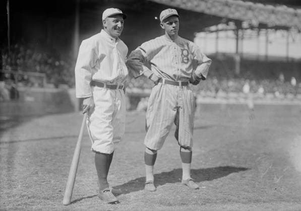 RECORD DATE NOT STATED Hans Lobert, New York NL & Joe Schultz, Brooklyn NL (baseball), 1915. Shows Hans Lobert, third baseman for the New York Giants and Joe Schultz, third baseman for the Brooklyn Dodgers (Robins) in 1915. The image was taken on April 15, 1915, the opening day at the Polo Grounds, New York City. Copyright:xHeritagexArt HeritagexImagesxBainxNewsxServicex IMAGO, ! ACHTUNG: AUFNAHMEDATUM GESCHÄTZT!  Copyright:HeritagexArt HeritagexImagesxBainxNewsxServicex IMAGO