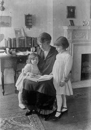 RECORD DATE NOT STATED Louise Homer, between c1915 and c1920. Copyright:xHeritagexArt HeritagexImagesxBainxNewsxServicex IMAGO, ! ACHTUNG: AUFNAHMEDATUM GESCHÄTZT!  Copyright:HeritagexArt HeritagexImagesxBainxNewsxServicex IMAGO