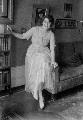 RECORD DATE NOT STATED Margaret Romaine, between c1915 and c1920. Copyright:xHeritagexArt HeritagexImagesxBainxNewsxServicex IMAGO, ! ACHTUNG: AUFNAHMEDATUM GESCHÄTZT!  Copyright:HeritagexArt HeritagexImagesxBainxNewsxServicex IMAGO