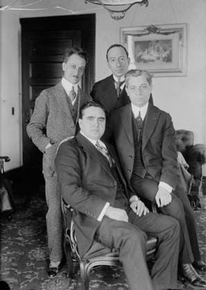 RECORD DATE NOT STATED Viafora, Malatesta, Stracciari, Theo. Bauer, between c1915 and c1920. Shows Riccardo Stracciari (1875-1955), an Italian baritone opera singer; Theodore Bauer, who worked for Columbia University s concert and opera departments; Giovanni Viafora (1870-1930), a photographer and caricaturist; and Pompilio Malatesta (1879 -1960), a bass opera singer. Copyright:xHeritagexArt HeritagexImagesxBainxNewsxServicex IMAGO, ! ACHTUNG: AUFNAHMEDATUM GESCHÄTZT!  Copyright:HeritagexArt HeritagexImagesxBainxNewsxServicex IMAGO