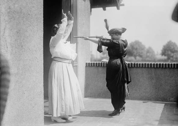 RECORD DATE NOT STATED Rosedale & Holt, between c1915 and c1920. Shows singers Lillian Rosedale Goodman (1887-1972) and Vivian Holt. Copyright:xHeritagexArt HeritagexImagesxBainxNewsxServicex IMAGO, ! ACHTUNG: AUFNAHMEDATUM GESCHÄTZT!  Copyright:HeritagexArt HeritagexImagesxBainxNewsxServicex IMAGO