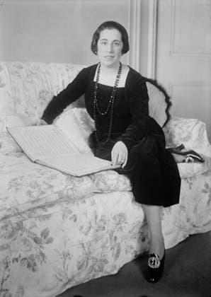 RECORD DATE NOT STATED Bori, between c1915 and c1920. Shows Spanish operatic soprano Lucrezia Bori (given name Lucrecia Borja y Gonza lez de Riancho) (1887-1960). Copyright:xHeritagexArt HeritagexImagesxBainxNewsxServicex IMAGO, ! ACHTUNG: AUFNAHMEDATUM GESCHÄTZT!  Copyright:HeritagexArt HeritagexImagesxBainxNewsxServicex IMAGO