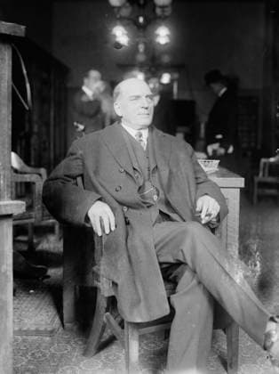 RECORD DATE NOT STATED Dr. Perry Schurtz, between c1915 and c1920. Copyright:xHeritagexArt HeritagexImagesxBainxNewsxServicex IMAGO, ! ACHTUNG: AUFNAHMEDATUM GESCHÄTZT!  Copyright:HeritagexArt HeritagexImagesxBainxNewsxServicex IMAGO