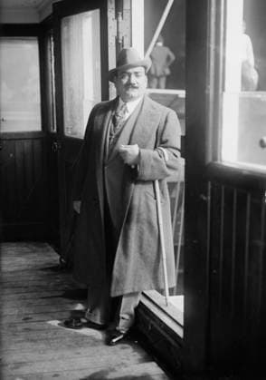RECORD DATE NOT STATED E. Caruso, 1916. Shows opera singer Enrico Caruso (1873-1921), possibly when he traveled aboard the SS Lafayette to New York City, when the Metropolitan Opera conductor Giorgio Polacco was also on board. Copyright:xHeritagexArt HeritagexImagesxBainxNewsxServicex IMAGO, ! ACHTUNG: AUFNAHMEDATUM GESCHÄTZT!  Copyright:HeritagexArt HeritagexImagesxBainxNewsxServicex IMAGO