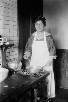 RECORD DATE NOT STATED Rosedale, between c1915 and c1920. Shows Lillian Rosedale Goodman (1887-1972) who was born Lillian Rosenthal. Copyright:xHeritagexArt HeritagexImagesxBainxNewsxServicex IMAGO, ! ACHTUNG: AUFNAHMEDATUM GESCHÄTZT!  Copyright:HeritagexArt HeritagexImagesxBainxNewsxServicex IMAGO