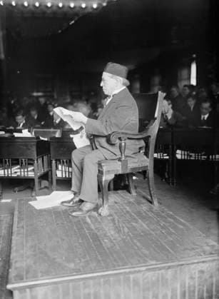 RECORD DATE NOT STATED Sam l i.e., Samuel Gompers, 1915. Shows labor union leader Samuel Gompers (1850-1924) testifying at the 1915 hearings of the federal Commission on Industrial Relations at New York City Hall, New York City. Copyright:xHeritagexArt HeritagexImagesxBainxNewsxServicex IMAGO, ! ACHTUNG: AUFNAHMEDATUM GESCHÄTZT!  Copyright:HeritagexArt HeritagexImagesxBainxNewsxServicex IMAGO